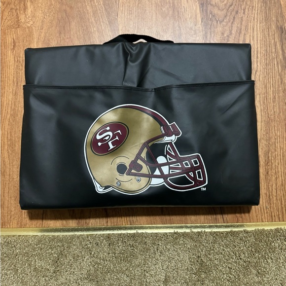 Forty Niners Rain Jacket and Seat Cushion Set - Picture 2 of 6